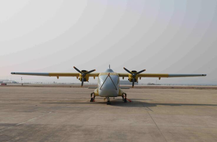 国产新型无人机彩虹YH-1000S成功首